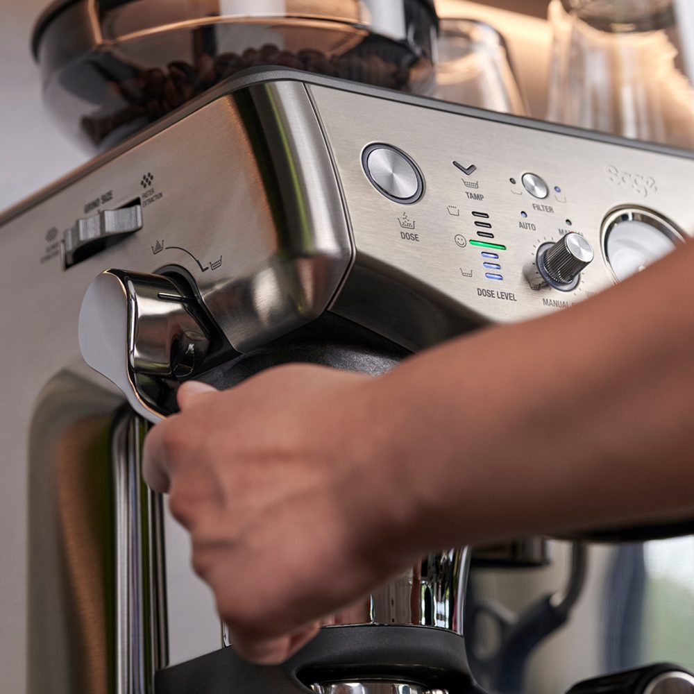 Sage Barista Express Impress Inox tassage puck