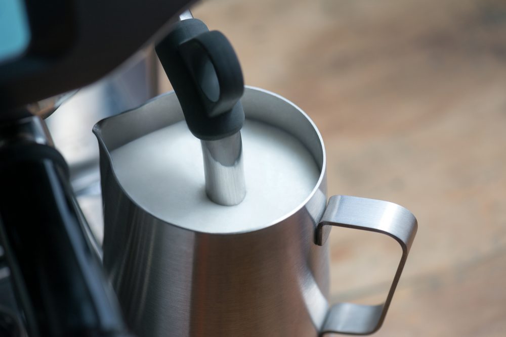 Sage Barista Express avec pichet inox